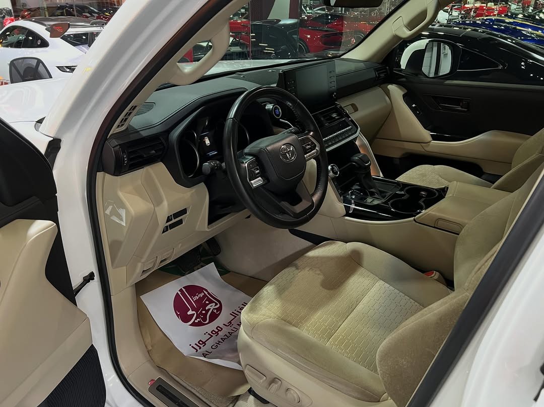 Toyota Land Cruiser GXR Twin Turbo 2022 - Image 2