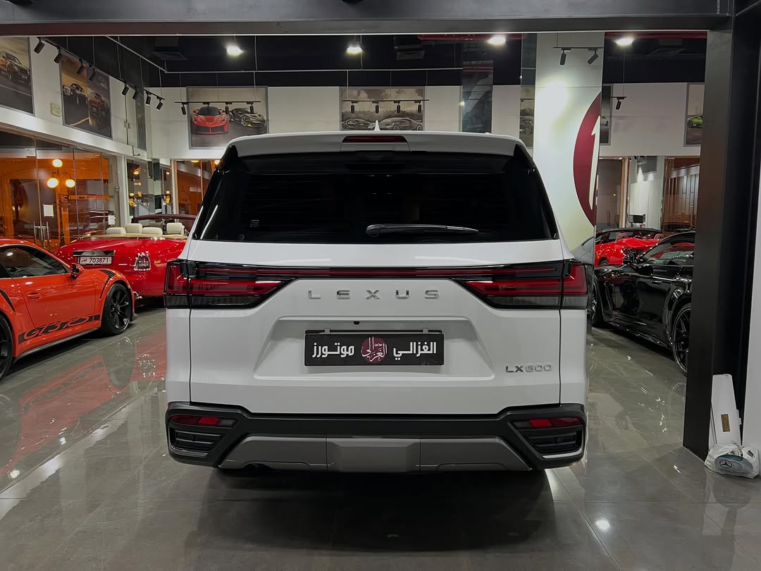 Lexus LX 600 VIP 2022 - Image 4