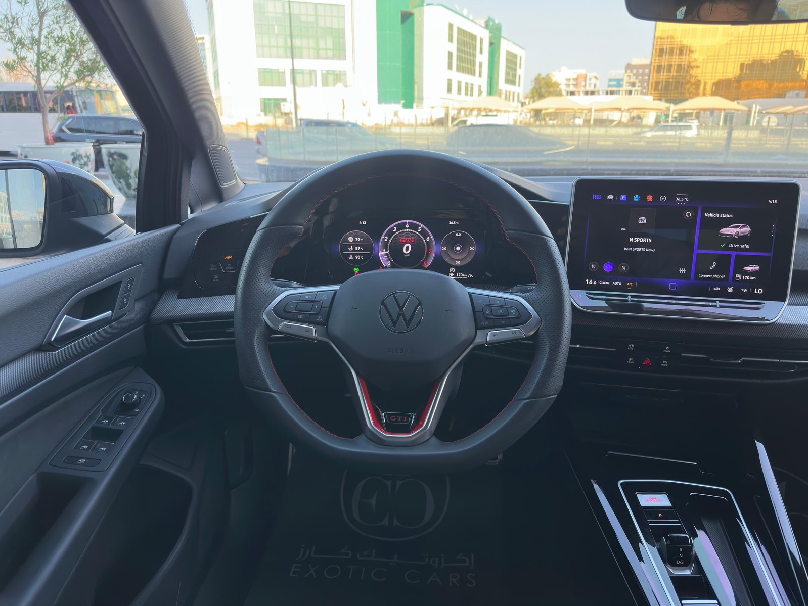 Volkswagen Golf GTI 2025 - Image 2
