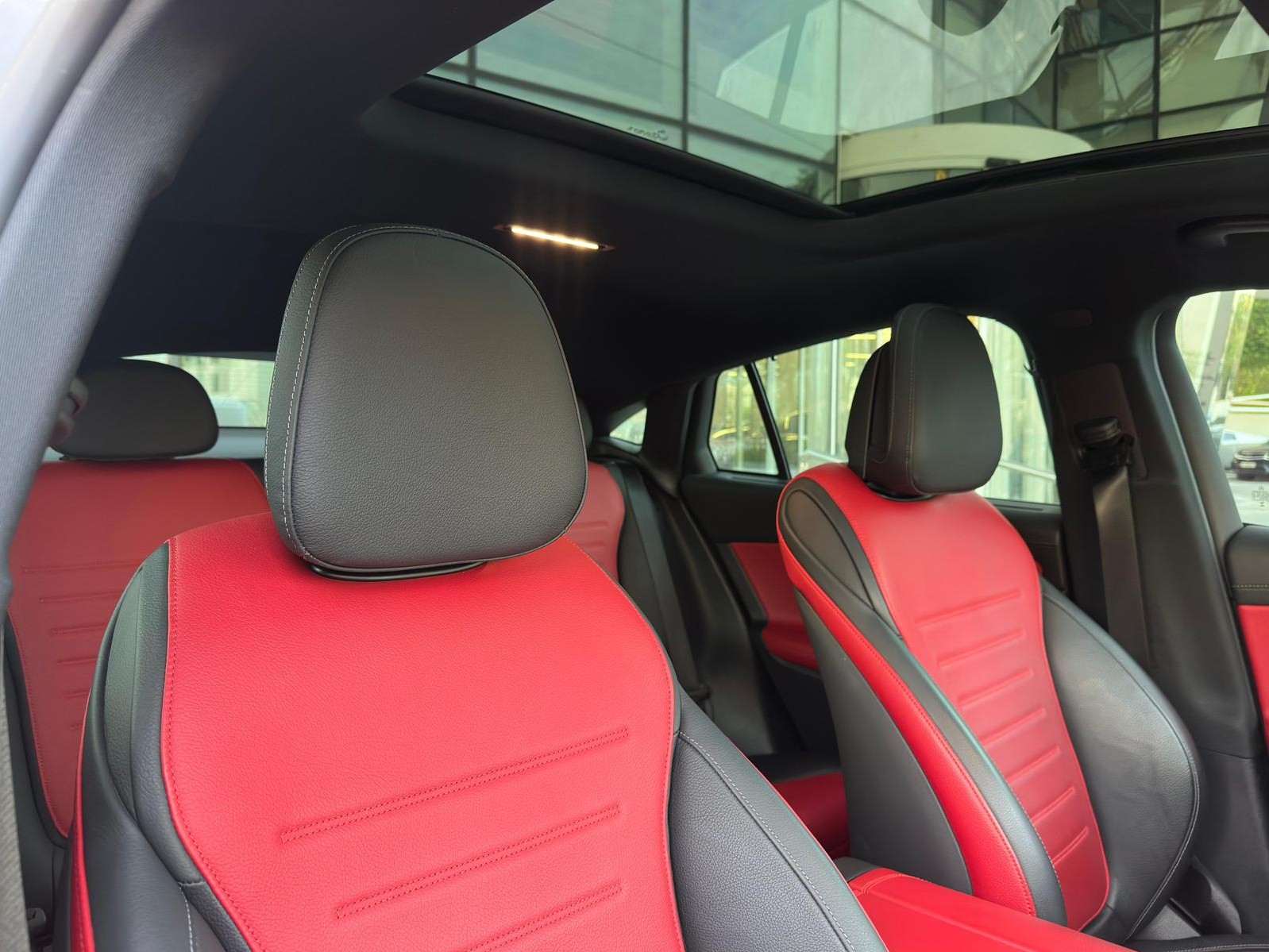 Mercedes-Benz GLC  200 2024 - Image 4