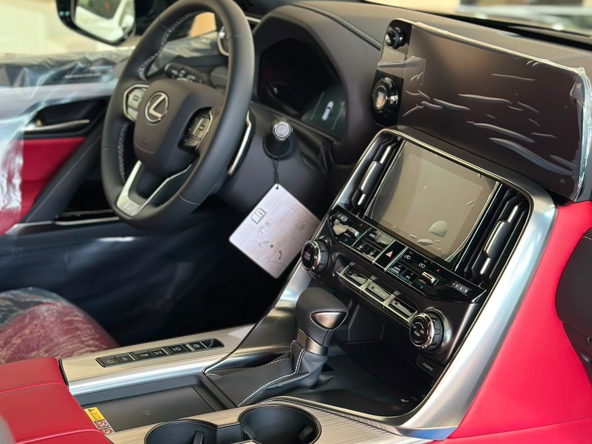 Lexus LX 600  F-Sport 2026 - Image 4