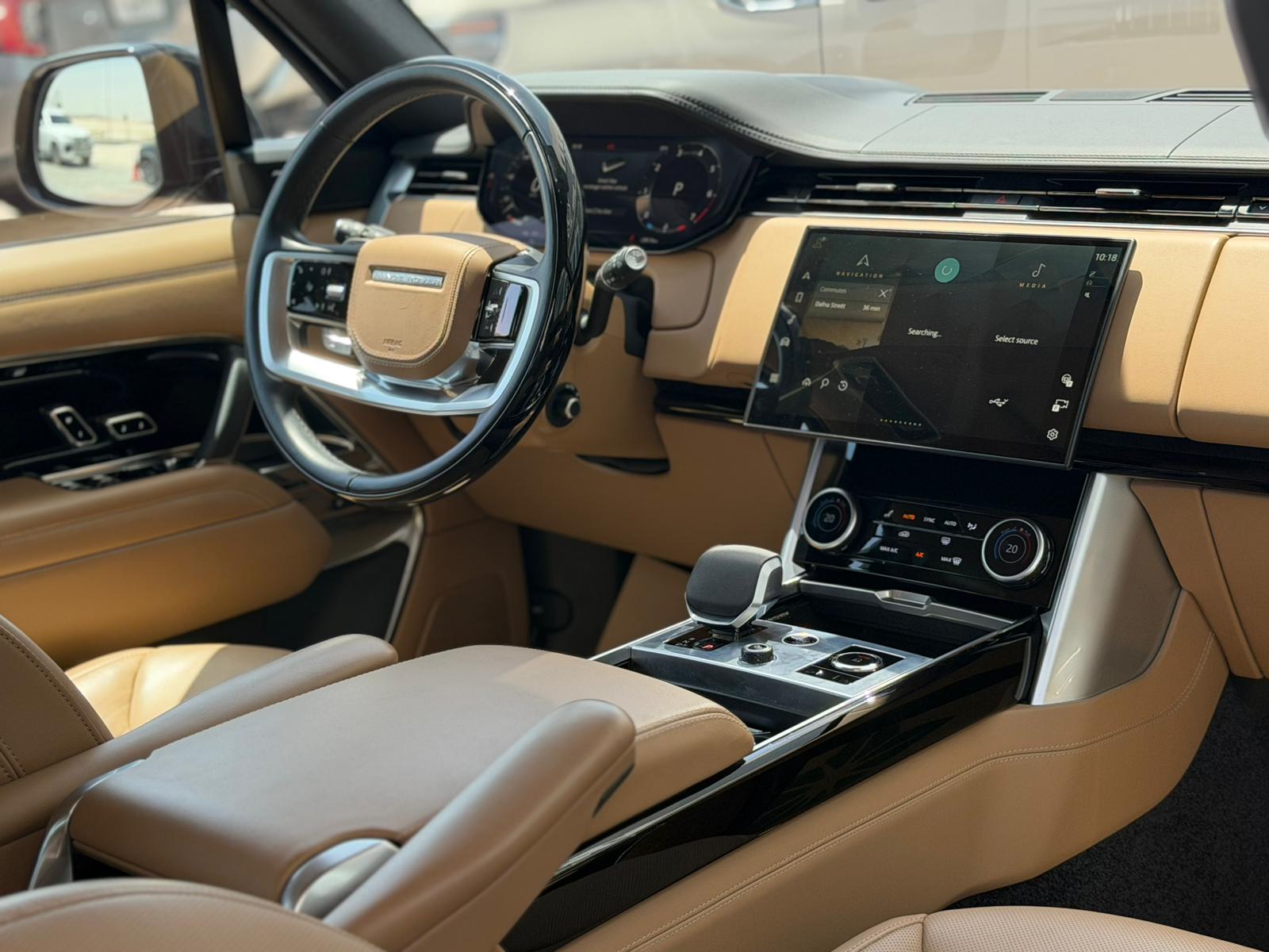 Land Rover Range Rover HSE 2023 - Image 2