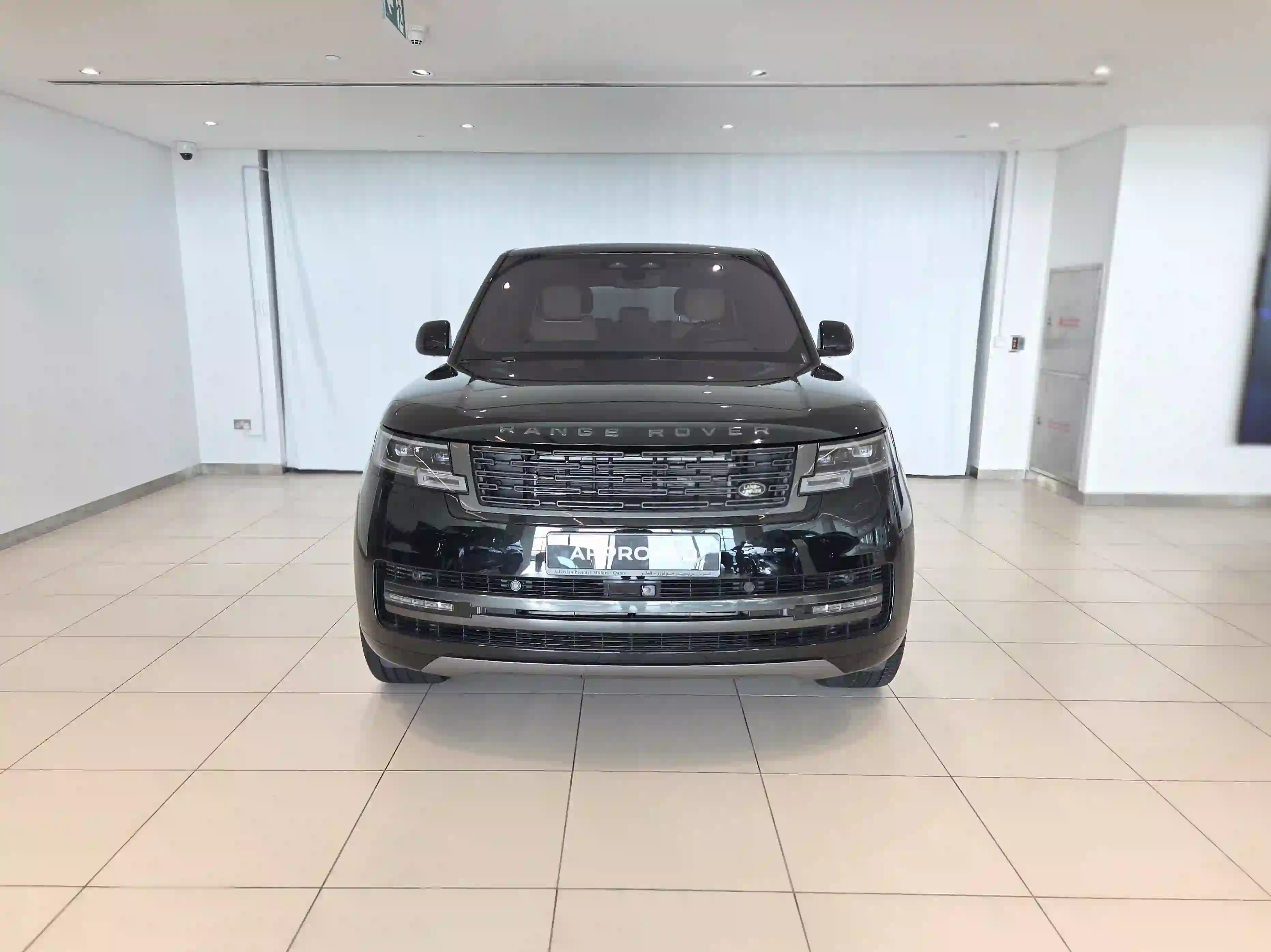 Land Rover Range Rover 4.4 V8 HSE 2023 - Image 4