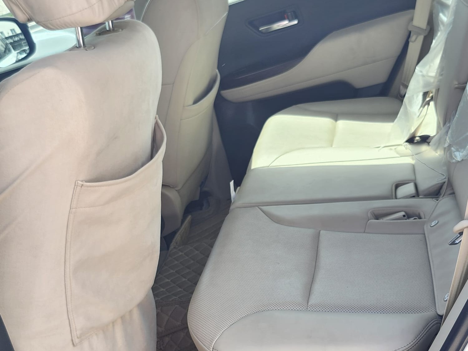 Toyota Land Cruiser GXR Twin Turbo 2022 - Image 4