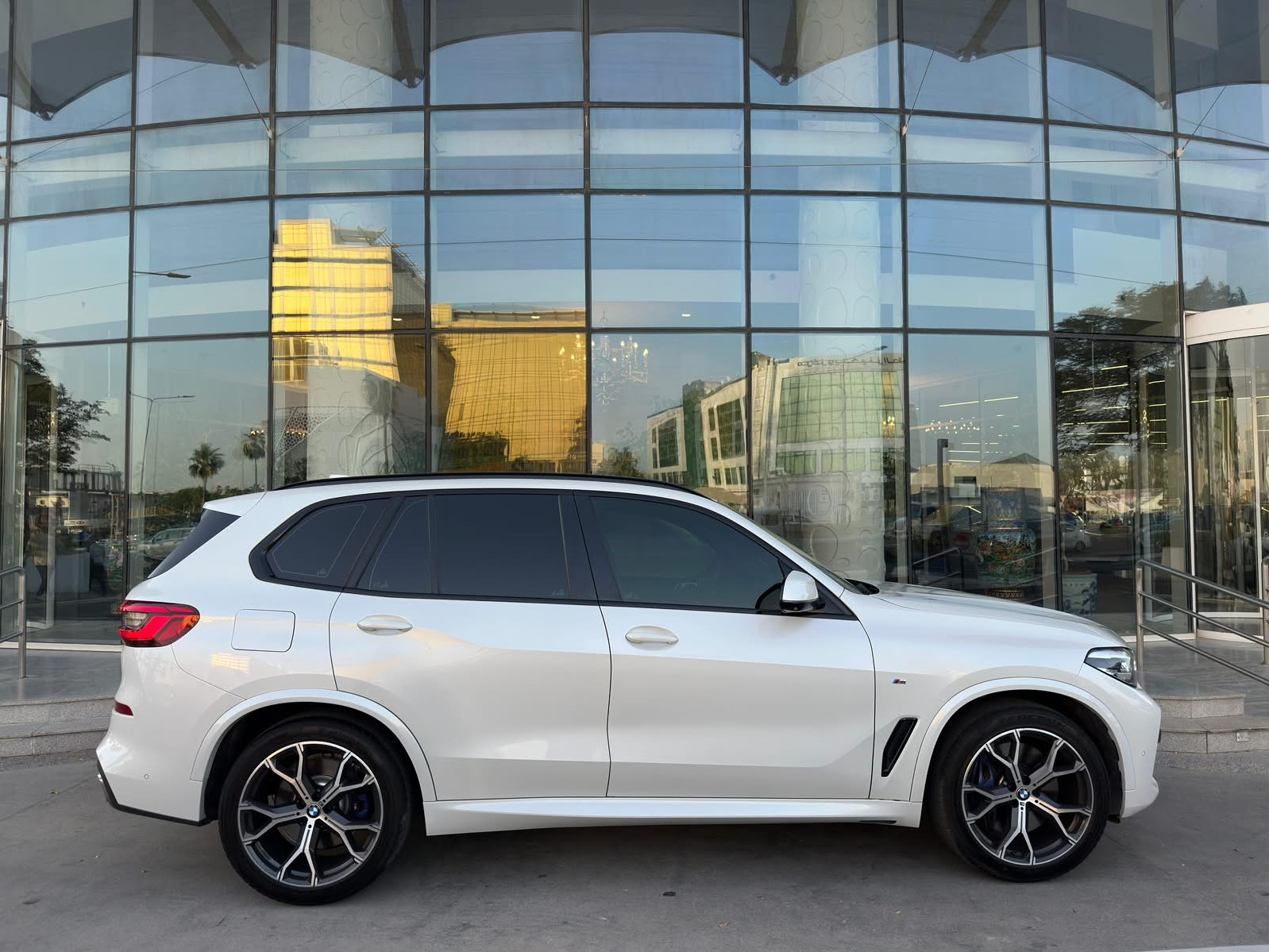 BMW X-Series X5 2019 - Image 2
