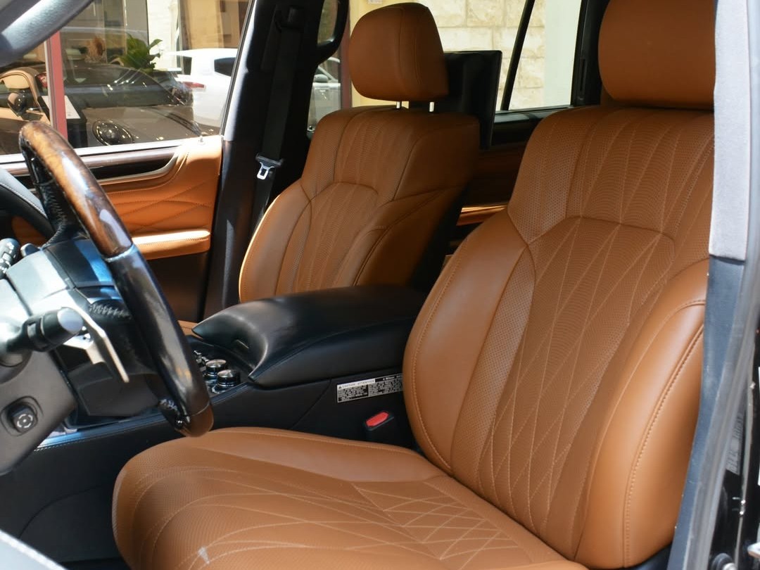 Lexus LX 570 S Black Edition 2016 - Image 2