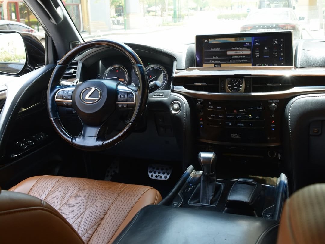 Lexus LX 570 S Black Edition 2016 - Image 4