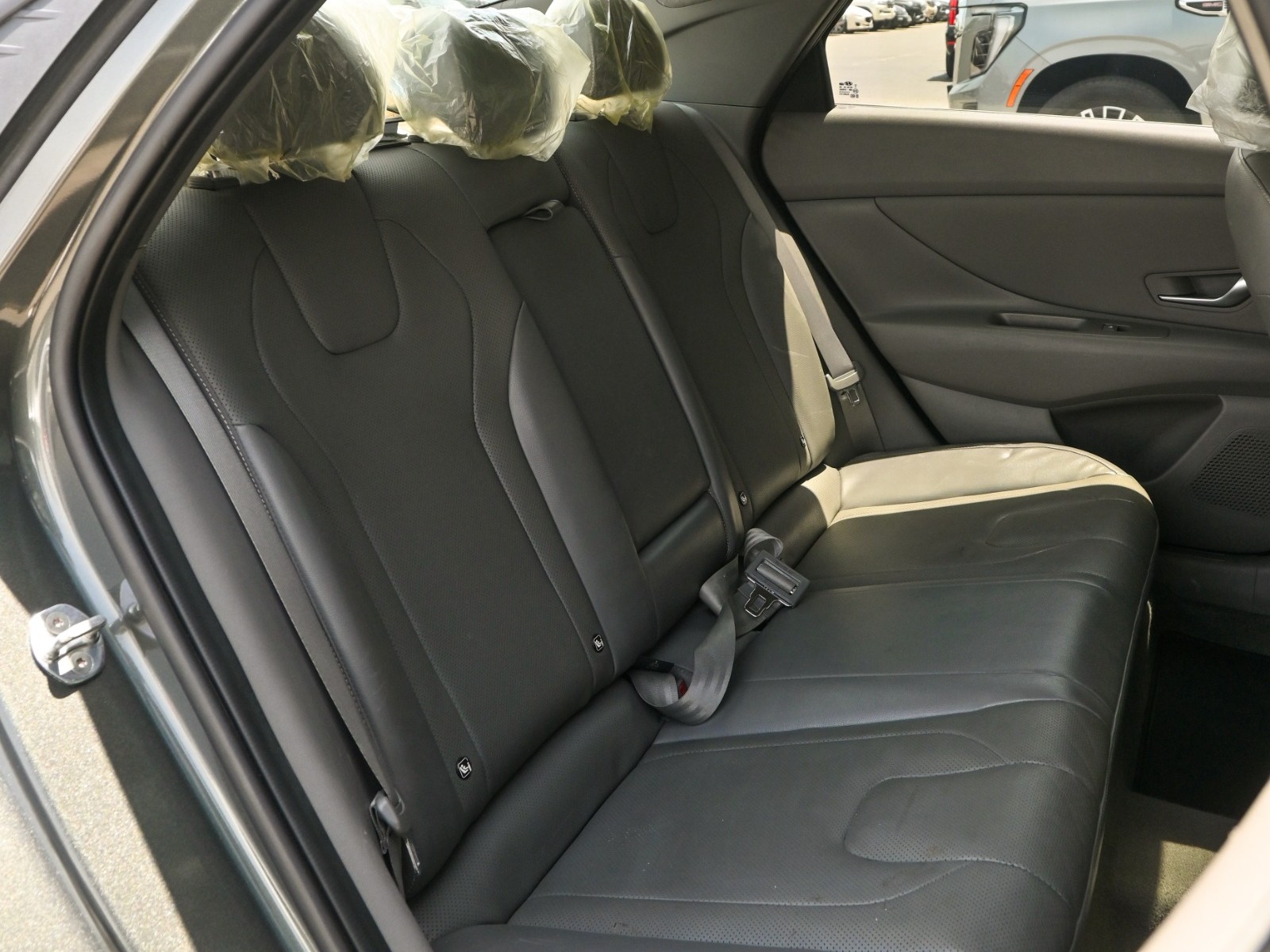 Hyundai Elantra 2023 - Image 4