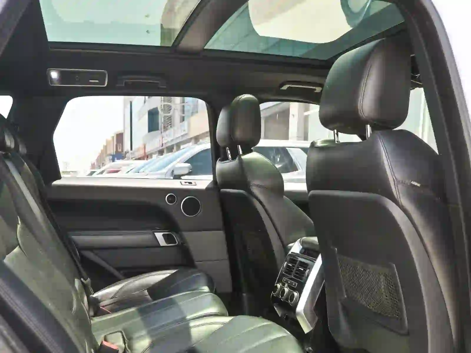 Land Rover Range Rover Sport 3.0i6 Dynamic HSE 2015 - Image 4