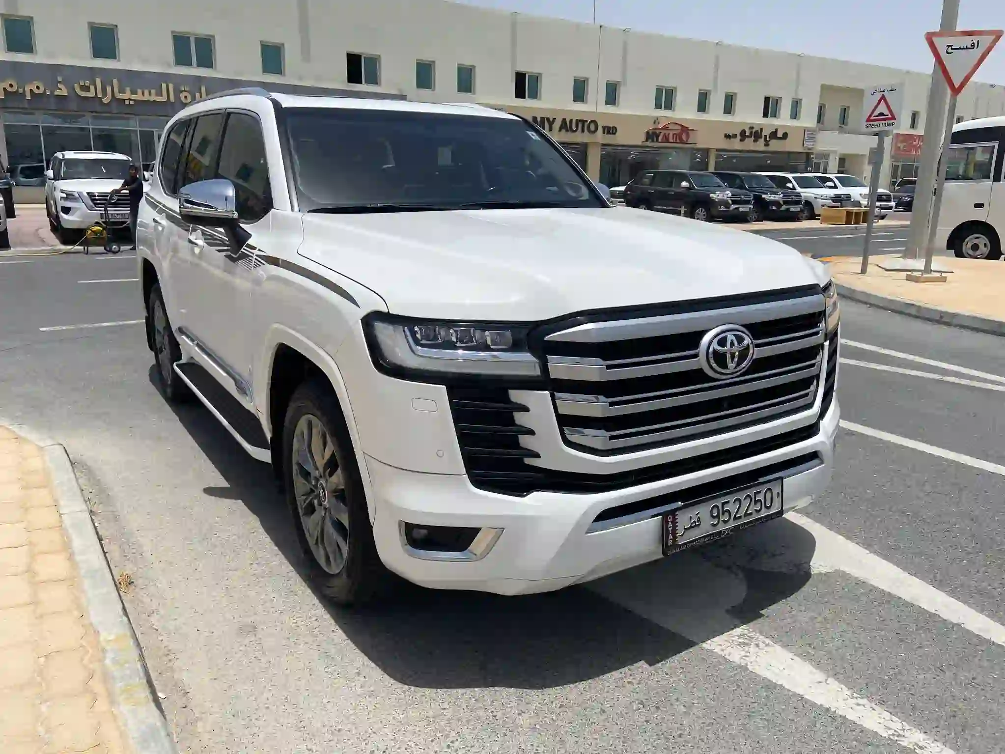 Toyota Land Cruiser VX 2023