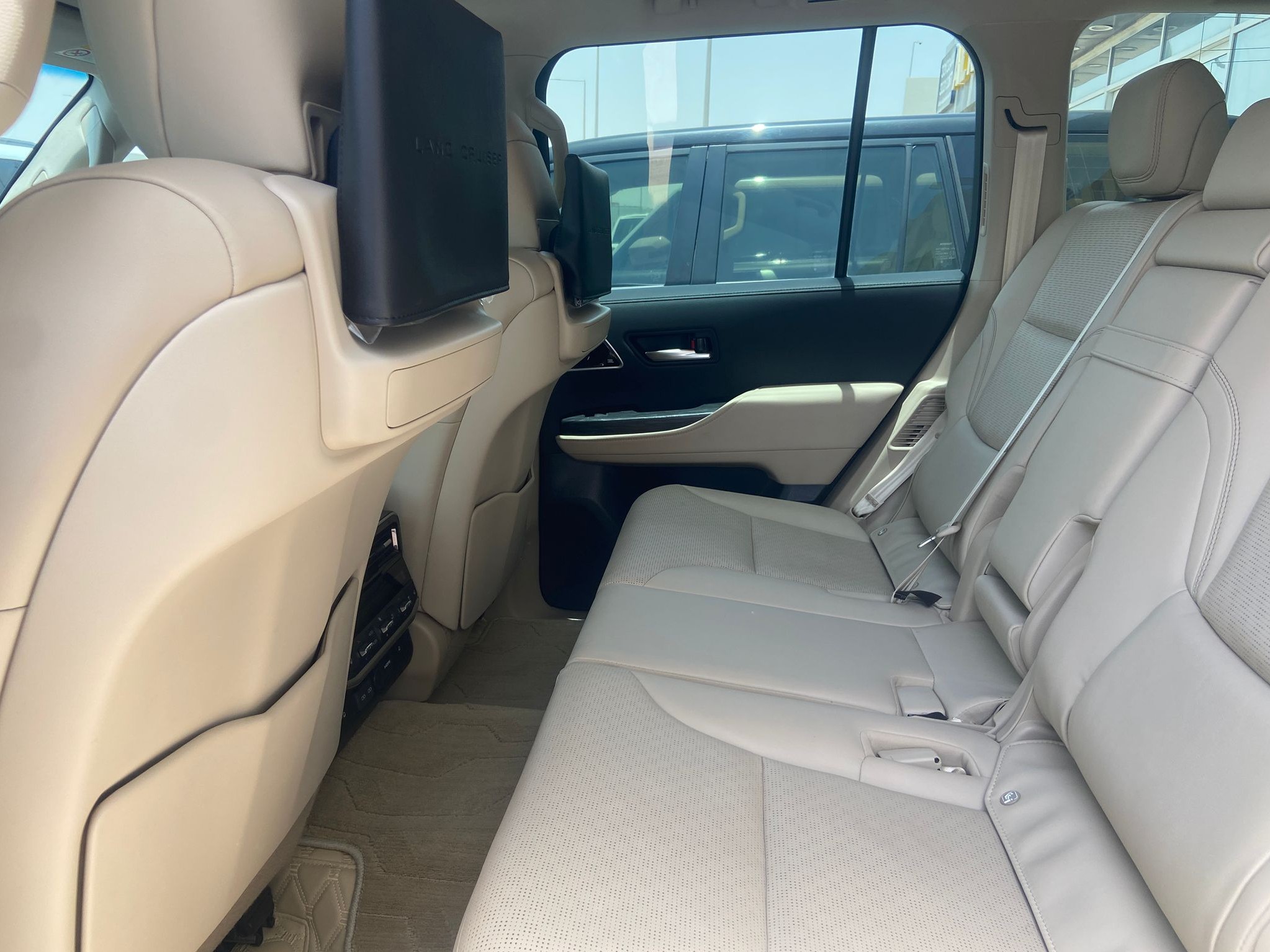 Toyota Land Cruiser VX.R 2024 - Image 3