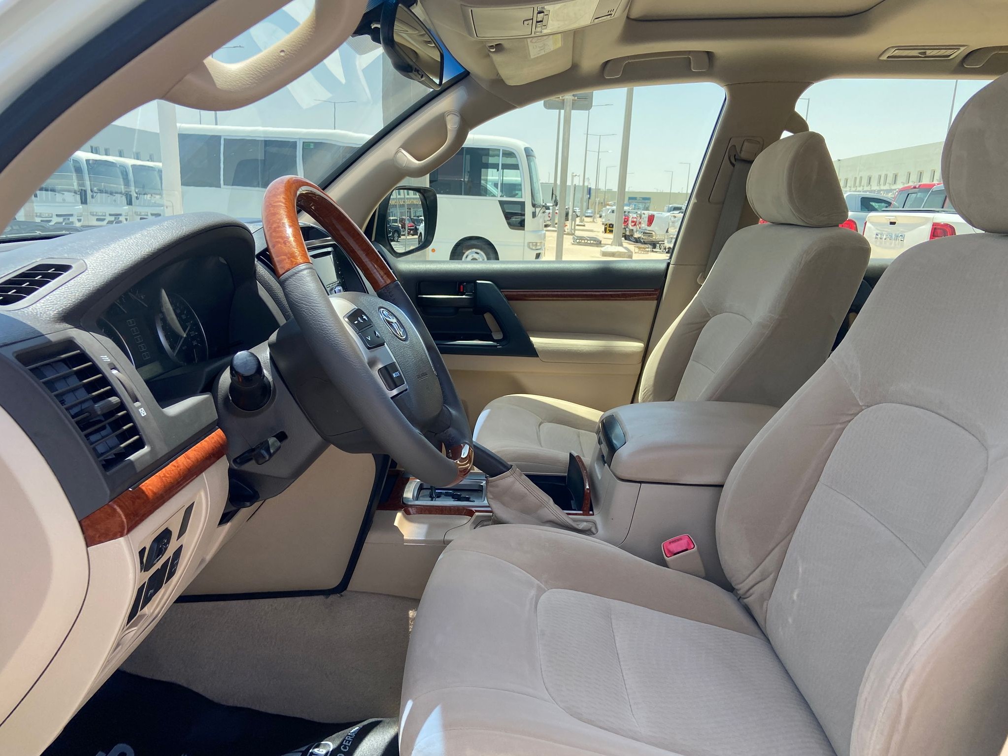 Toyota Land Cruiser GX.R 2015 - Image 2