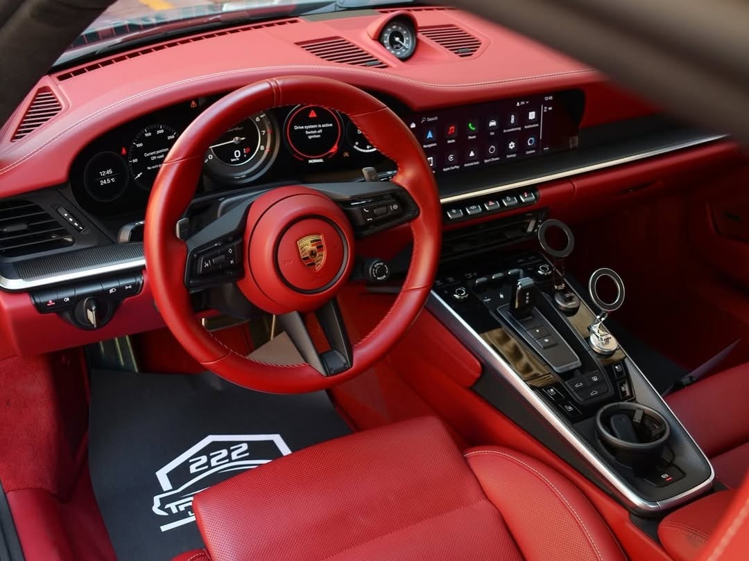 Porsche 911 Turbo  2024 - Image 3