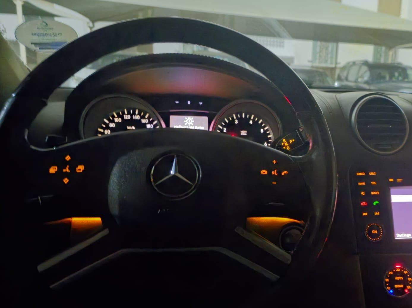 Mercedes-Benz GL-Class 500 2011 - Image 2