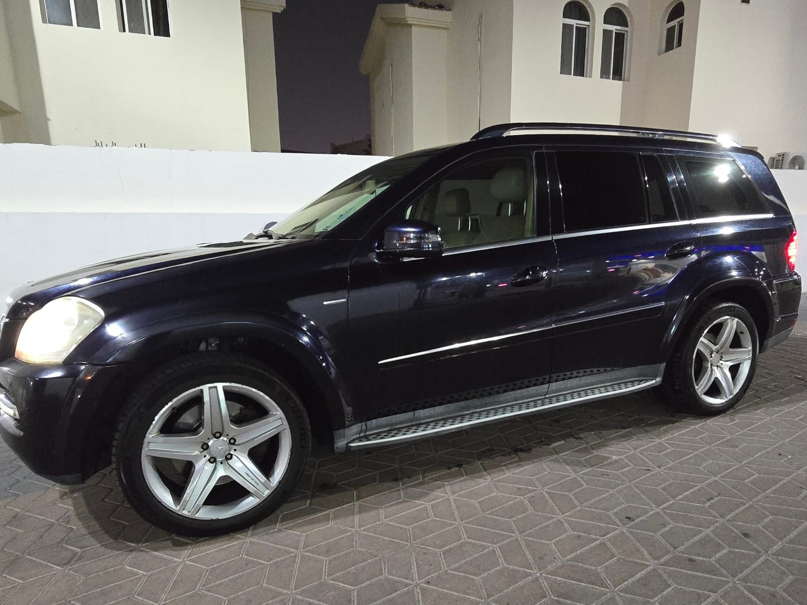 Mercedes-Benz GL-Class 500 2011 — photo 9 for sale in Qatar