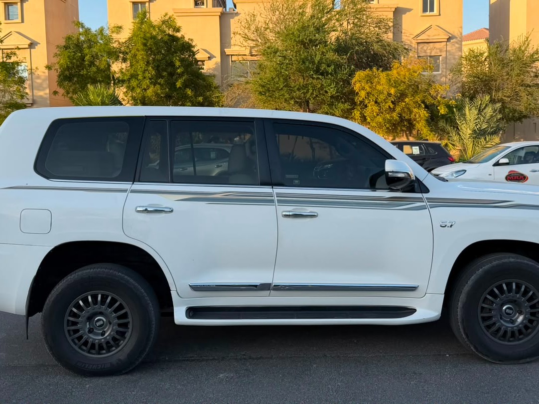 Toyota Land Cruiser VX.R 2016 — photo 9 for sale in Qatar