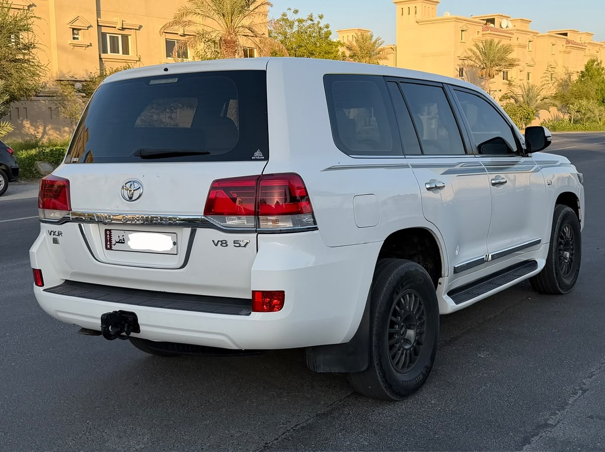 Toyota Land Cruiser VX.R 2016 — photo 11 for sale in Qatar