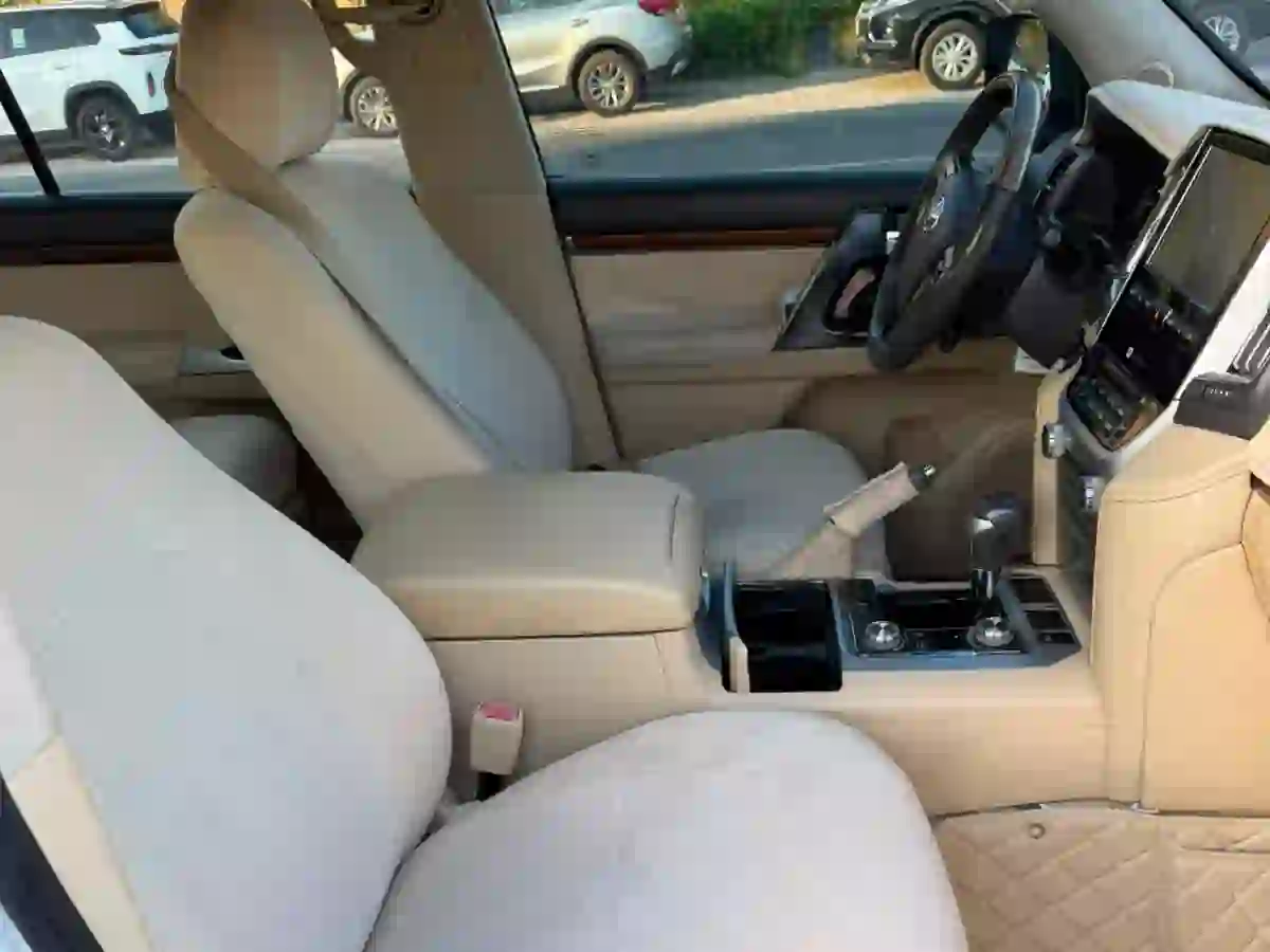 Toyota Land Cruiser VX.R 2016 — photo 15 for sale in Qatar