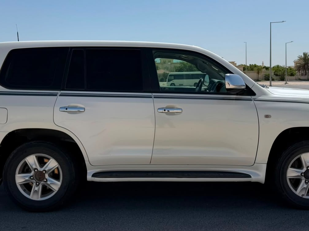 Toyota Land Cruiser VX.R 2011 - Image 4