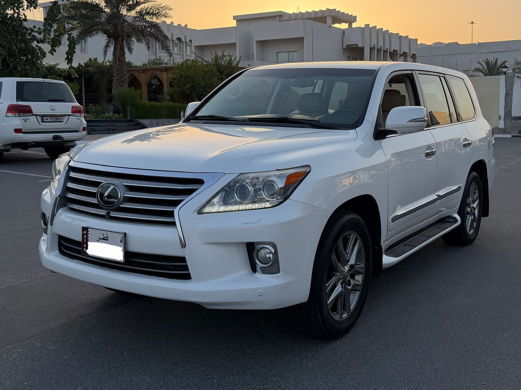 Lexus LX 570 2013 - Image 2