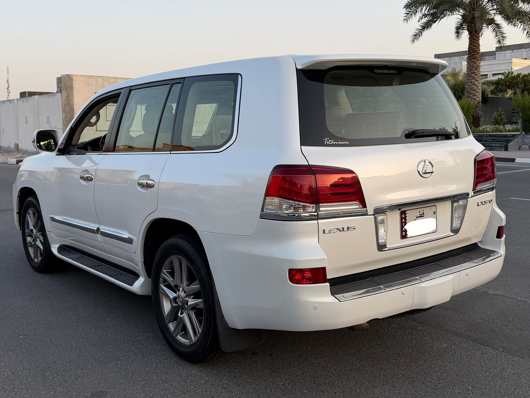 Lexus LX 570 2013 — photo 11 for sale in Qatar