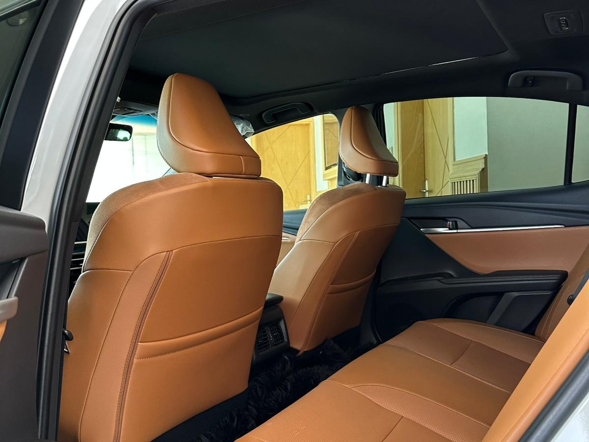 Toyota Camry GLE 2025 — photo 9 for sale in Qatar