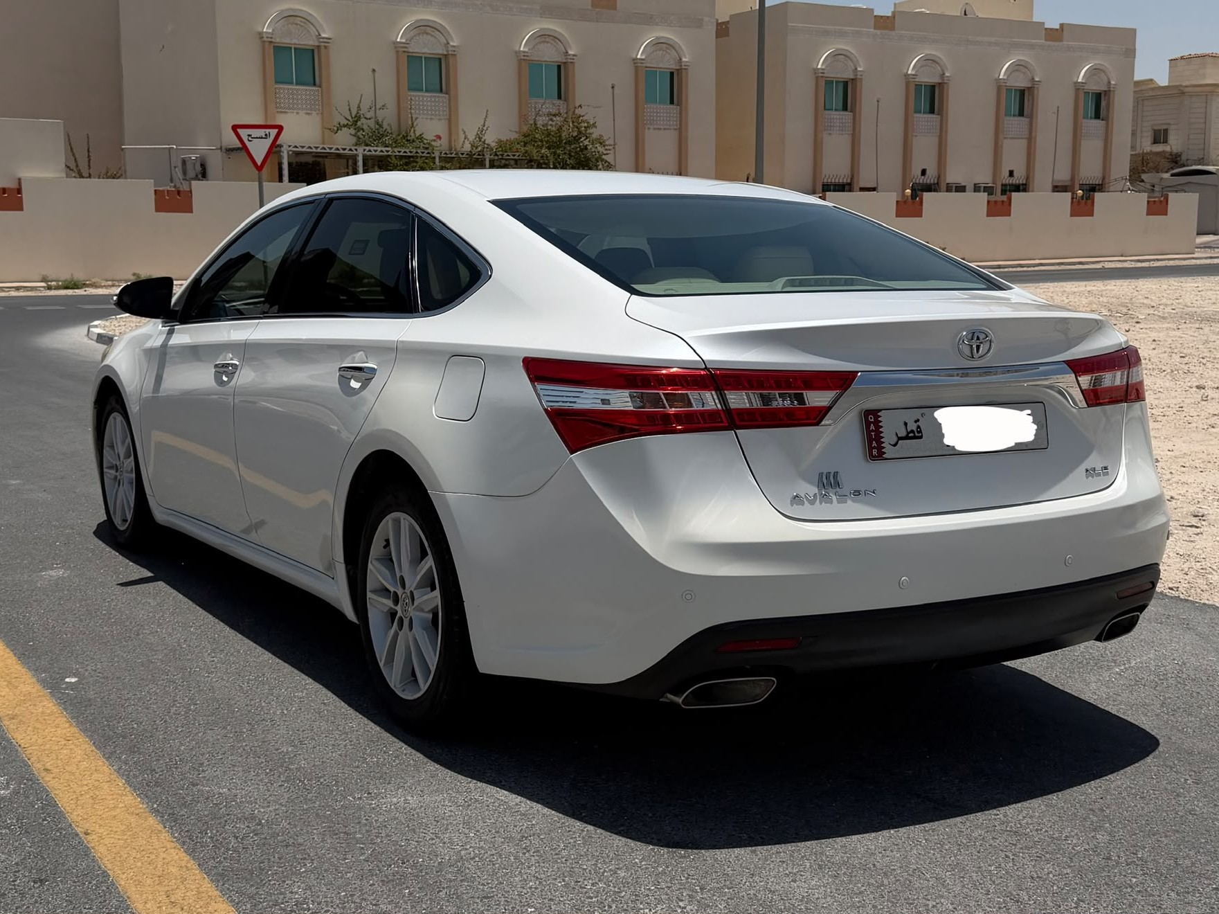 Toyota Avalon XLE 2013 — photo 10 for sale in Qatar