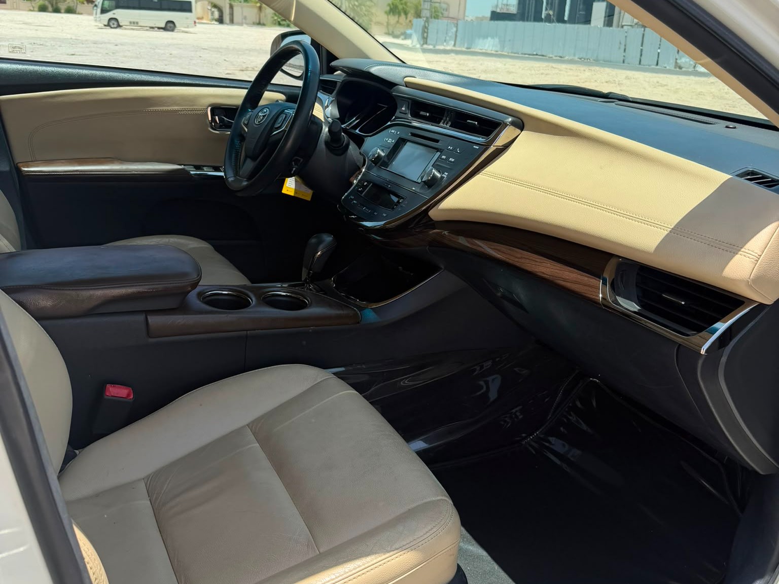 Toyota Avalon XLE 2013 — photo 13 for sale in Qatar