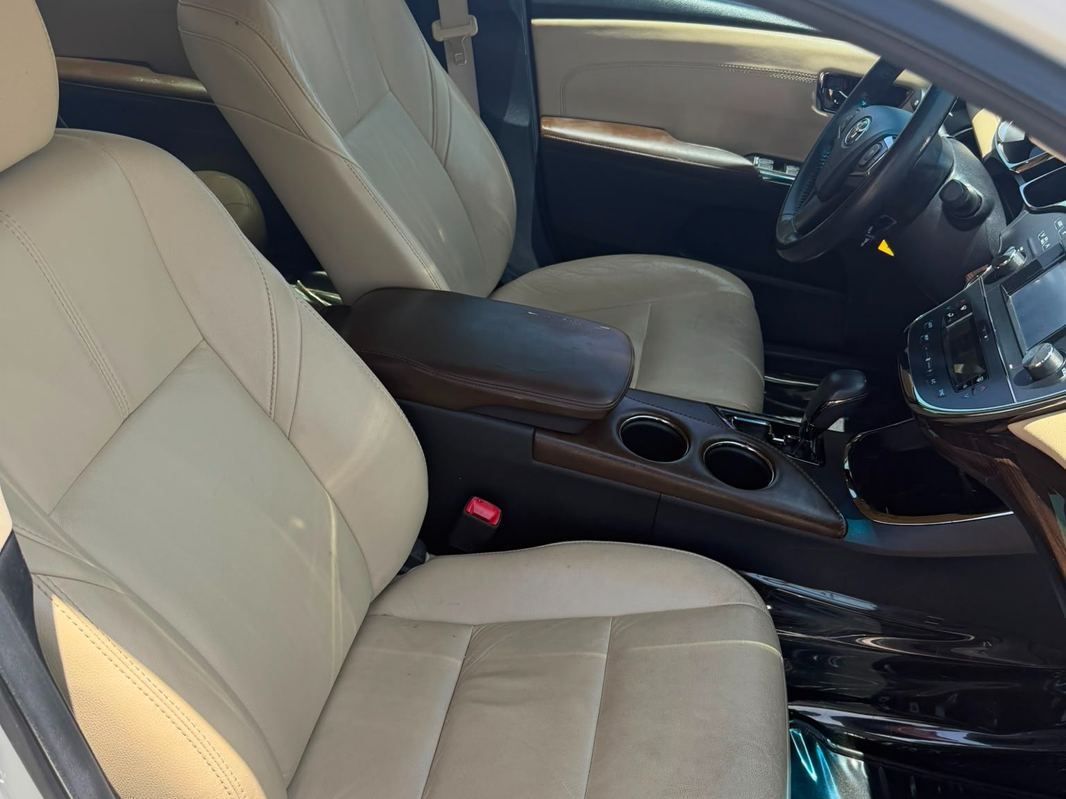 Toyota Avalon XLE 2013 — photo 14 for sale in Qatar