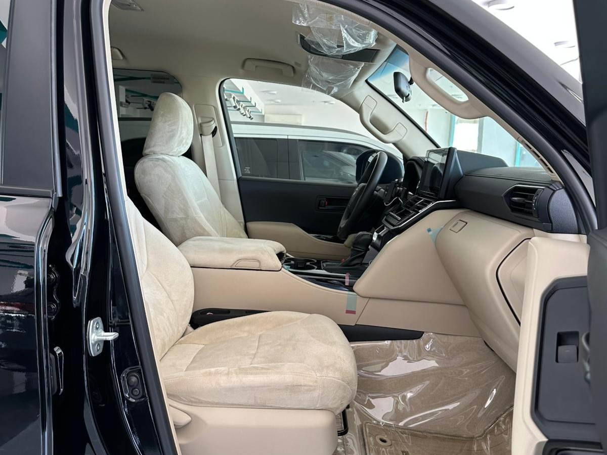 Toyota Land Cruiser Standard 2025 - Image 3