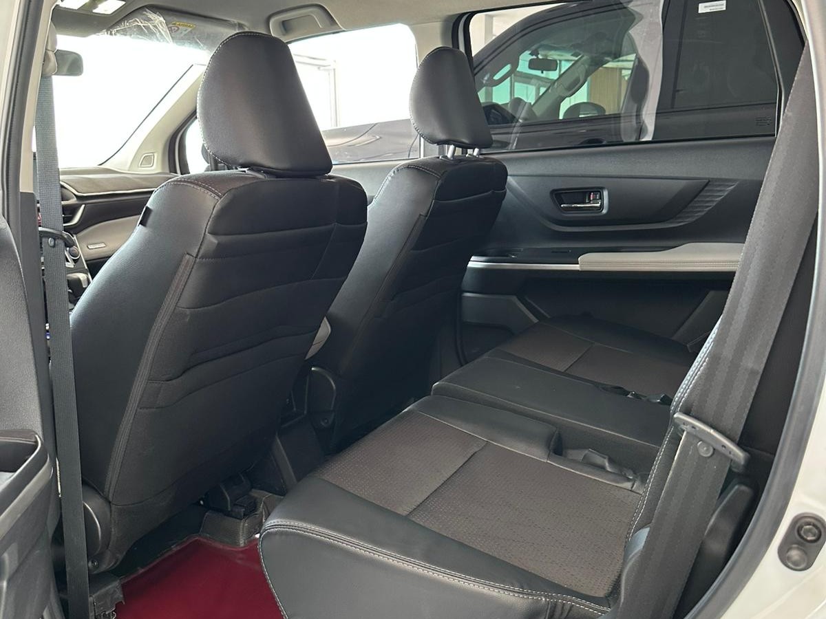 Toyota veloz 2025 - Image 2