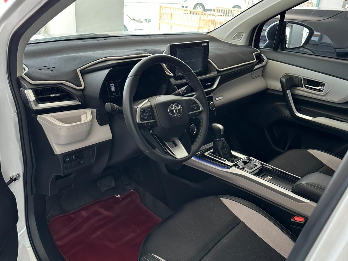 Toyota veloz 2025 - Image 4
