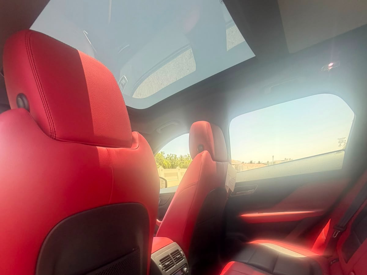 Jaguar F-PACE S  2019 - Image 2