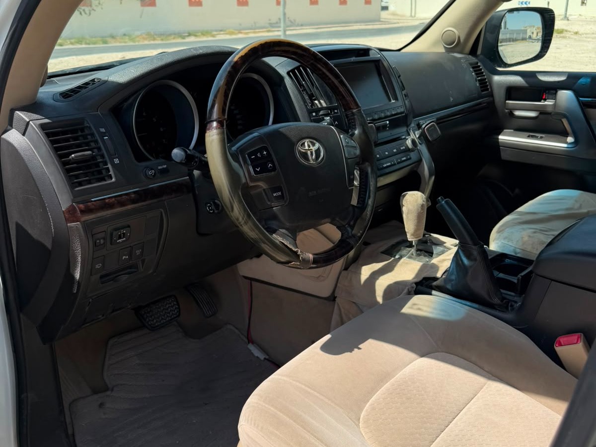 Toyota Land Cruiser VX.R 2011 - Image 2
