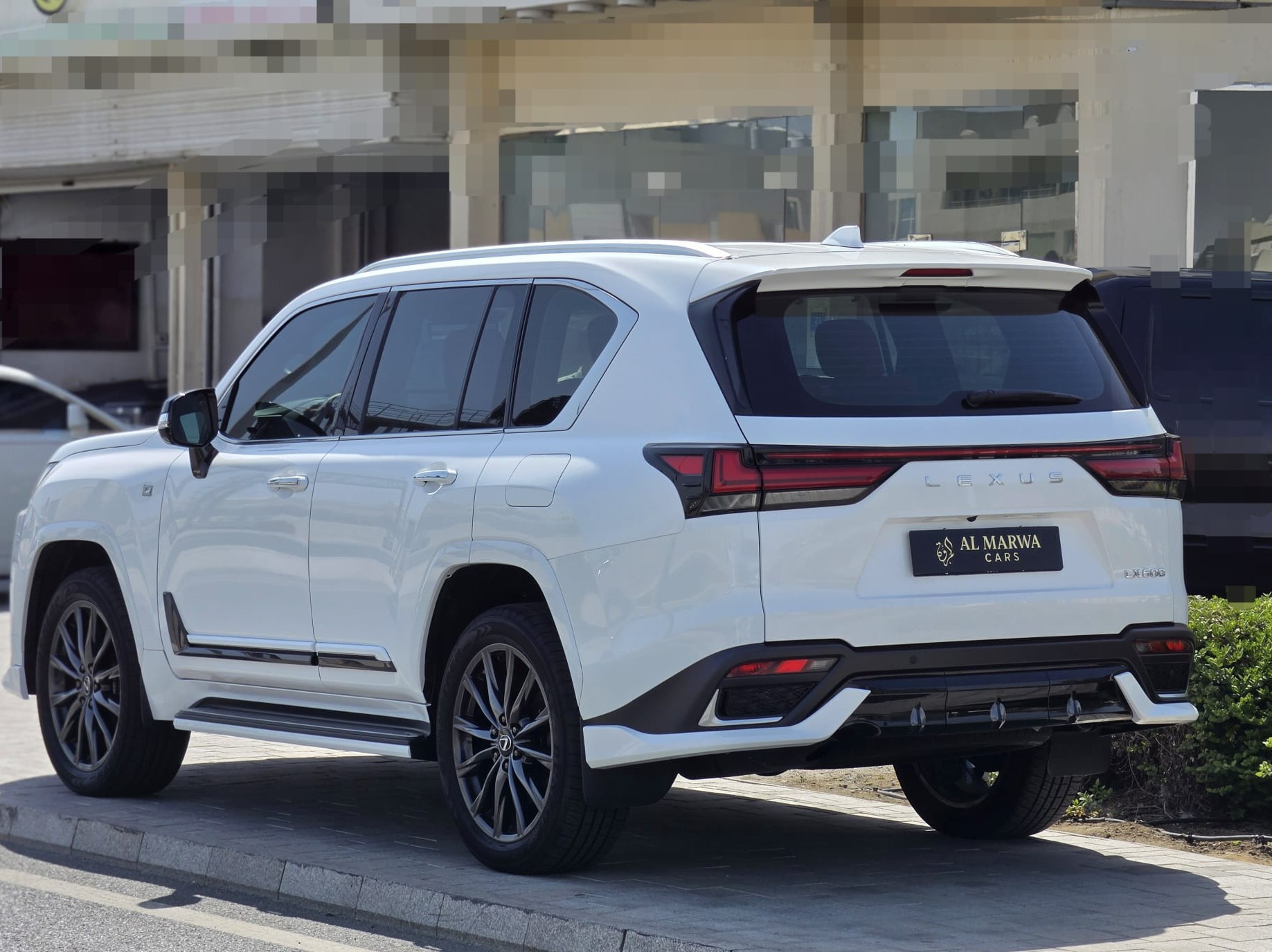 Lexus LX 600  F-Sport 2025 - Image 3