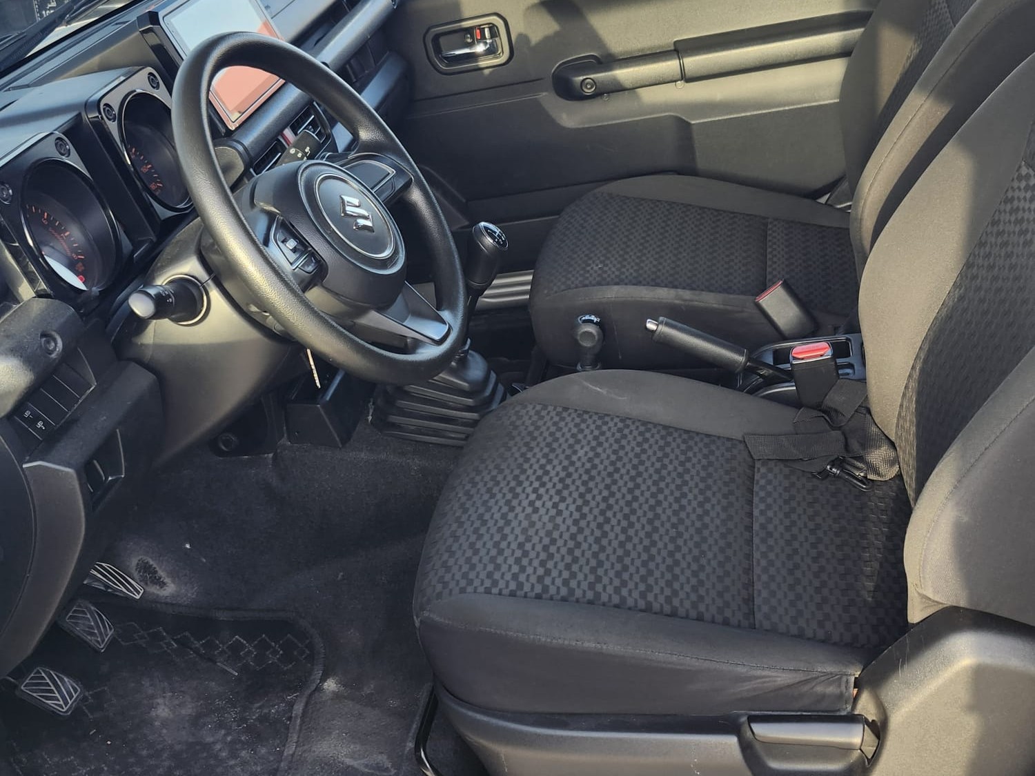 Suzuki Jimny 2023 - Image 3