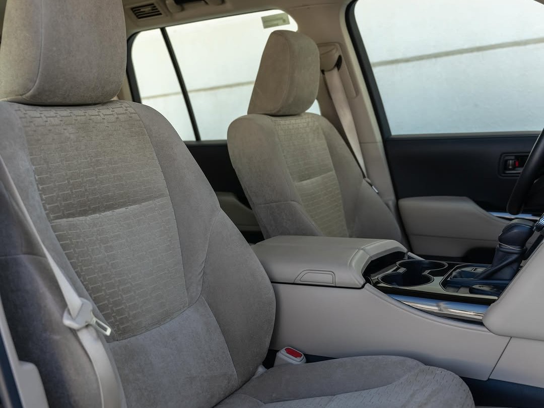 Toyota Land Cruiser GX.R 2025 - Image 3