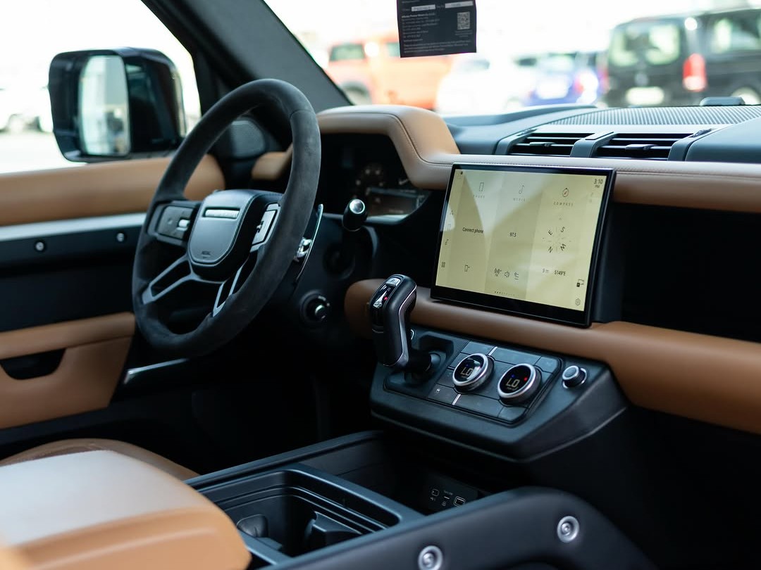 Land Rover Defender 90 2023 - Image 3