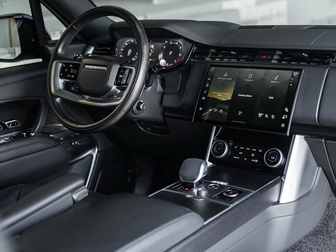 Land Rover Range Rover HSE 2023 - Image 4
