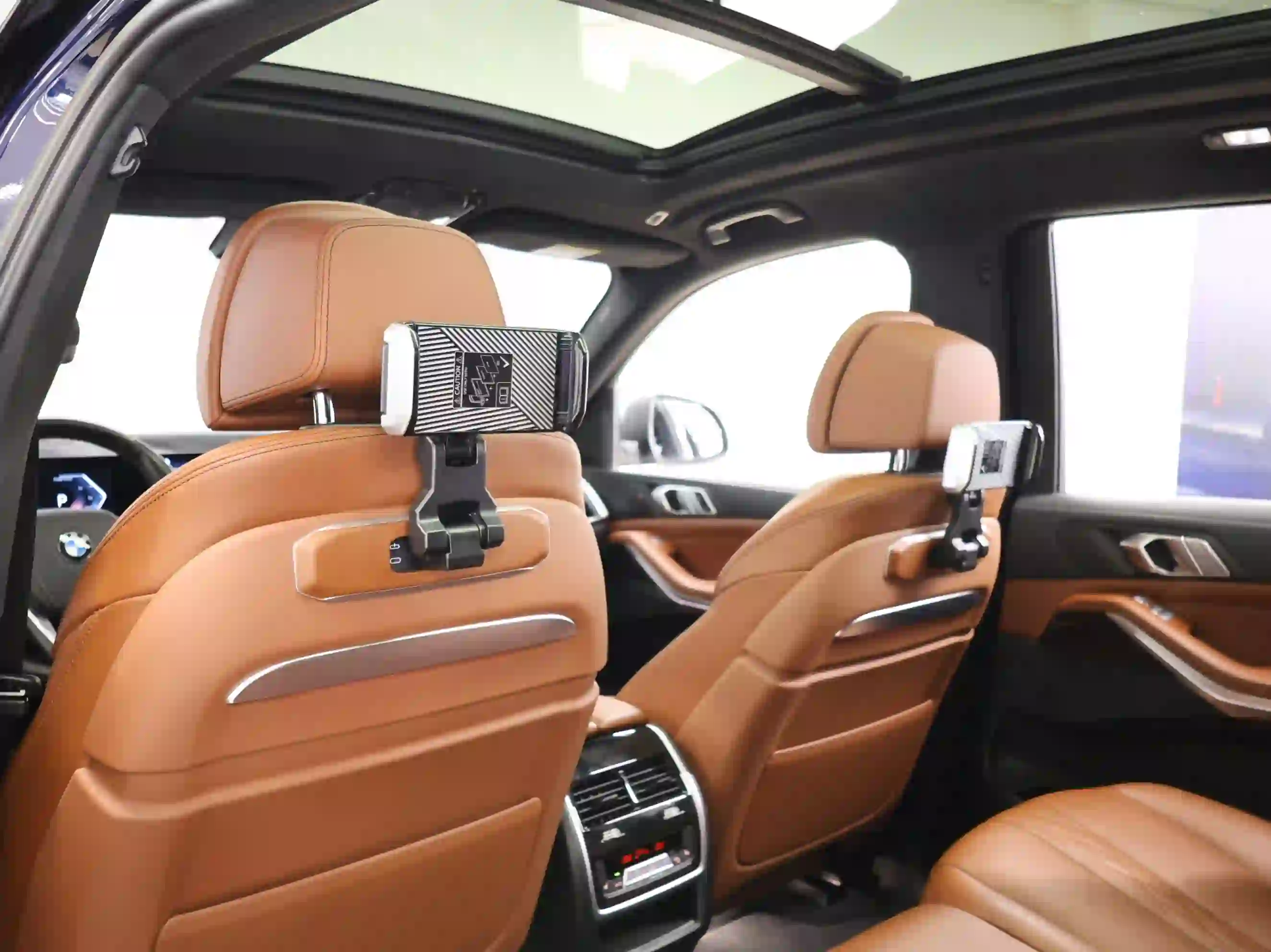 BMW X-Series X7 xDrive40i 2023 - Image 3