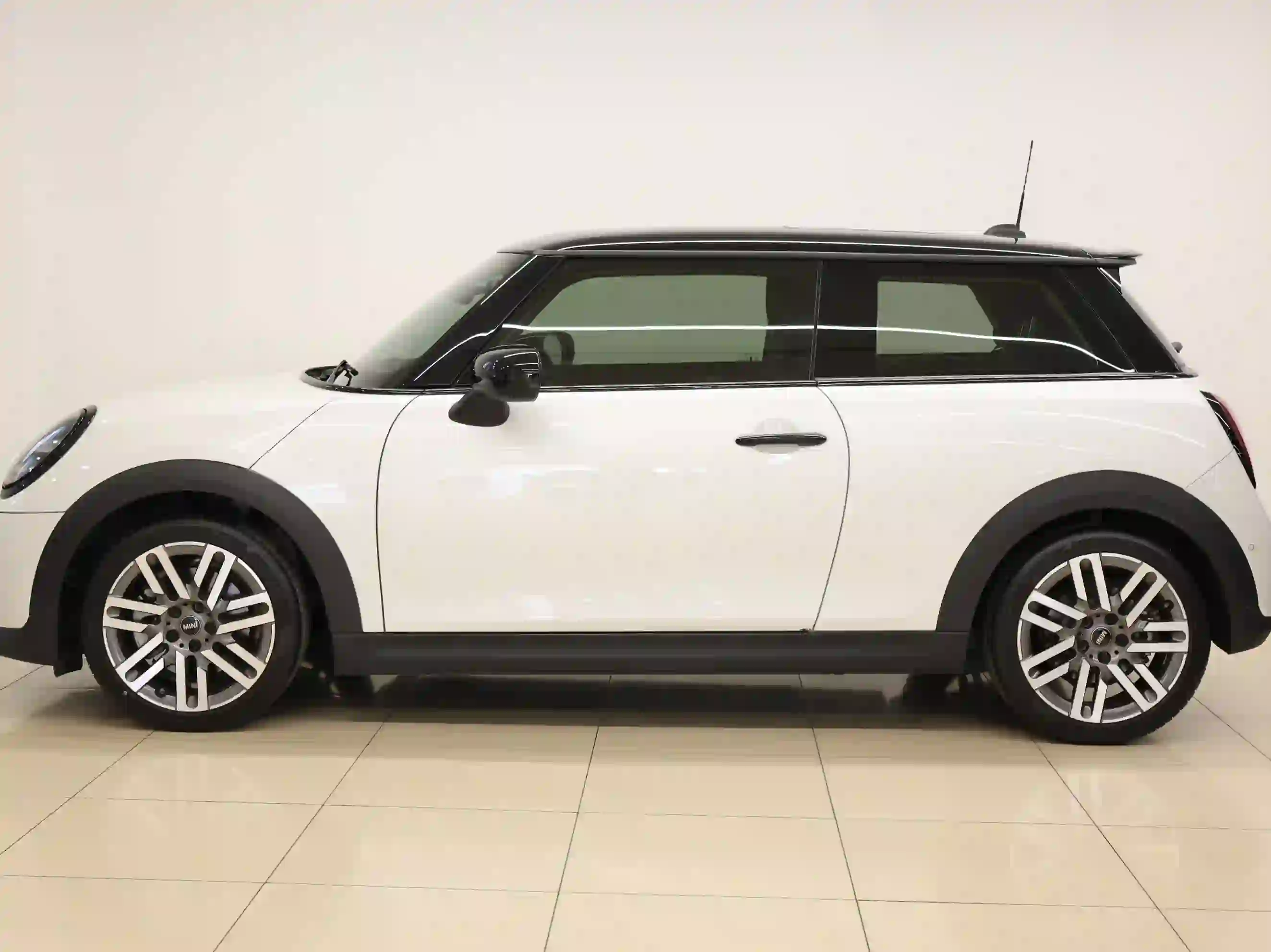 Mini Cooper S. 2025 - Image 2