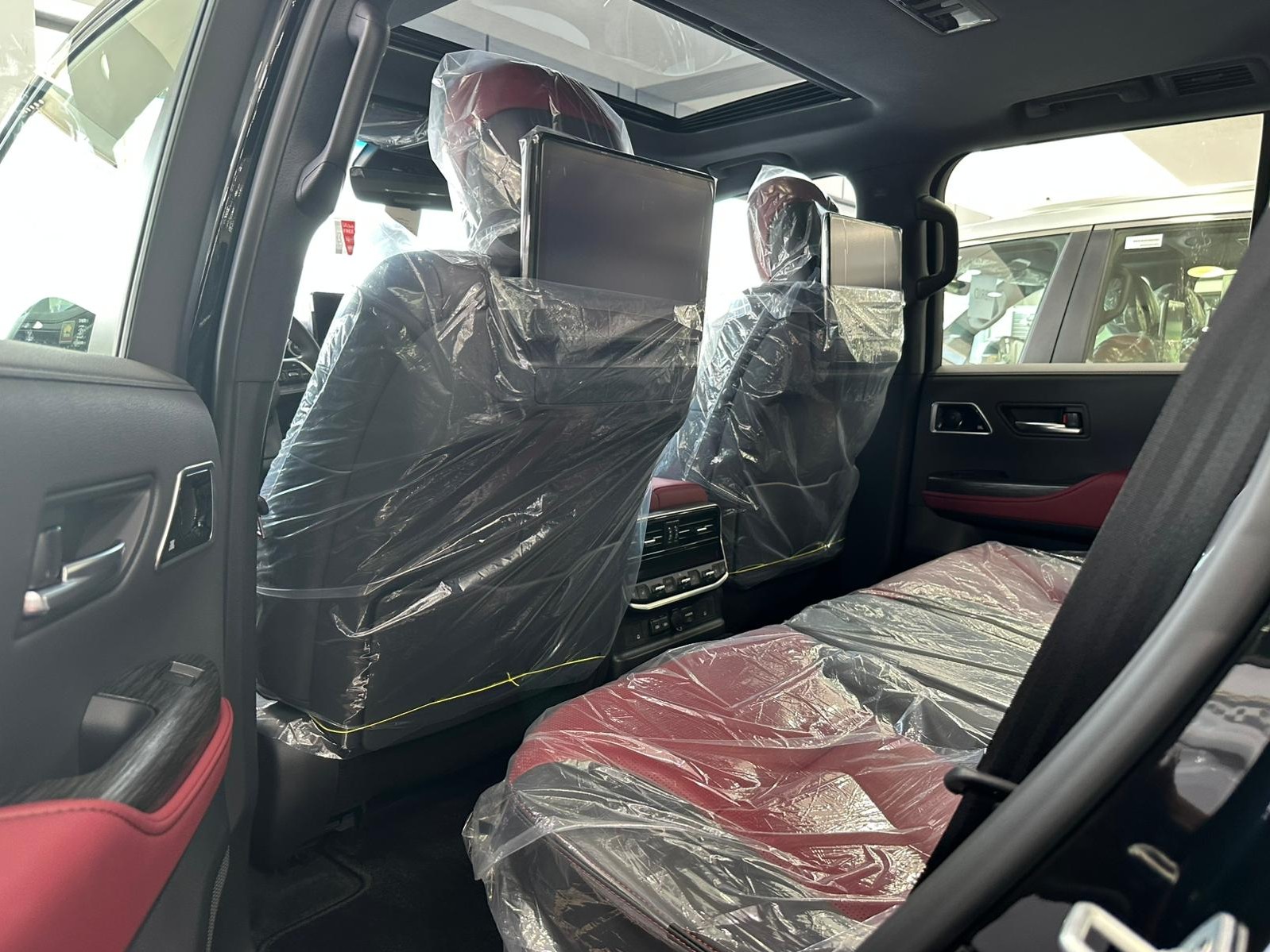 Toyota Land Cruiser G/R 2025 - Image 3