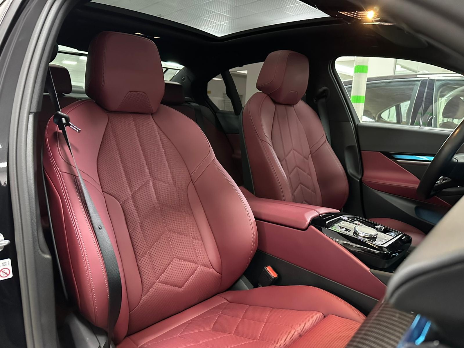 BMW i-Series I5 2024 - Image 3