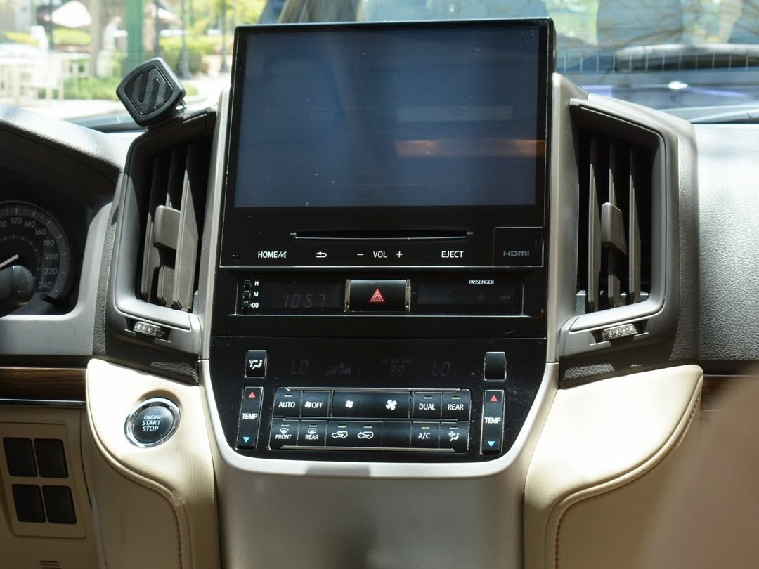 Toyota Land Cruiser GX.R 2020 — photo 10 for sale in Qatar