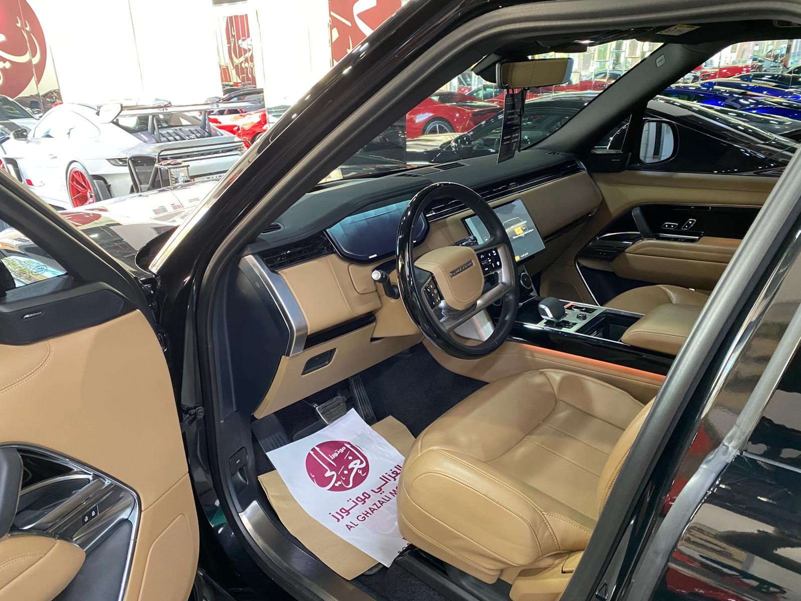 Land Rover Range Rover HSE 2023 — photo 9 for sale in Qatar