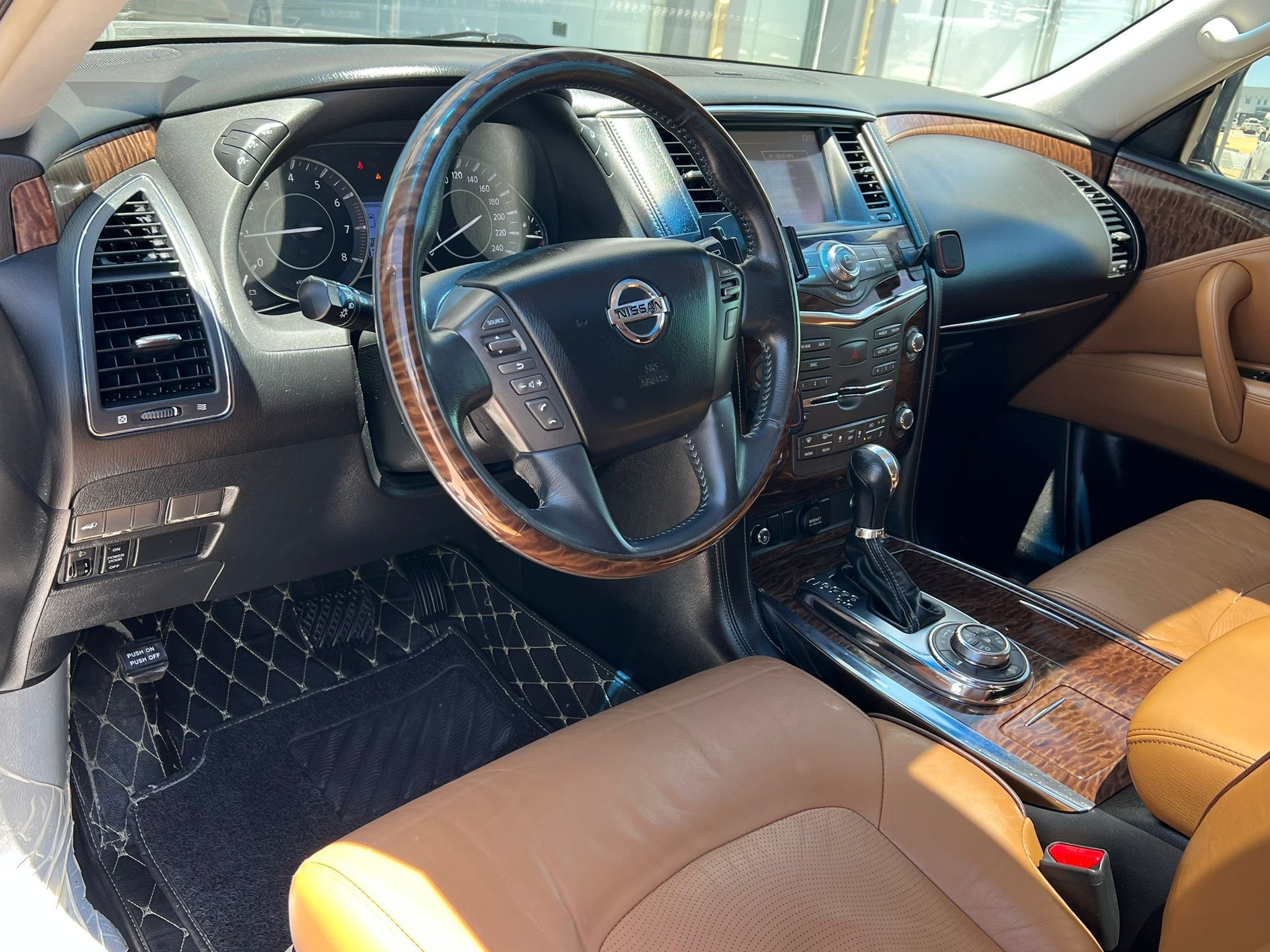 Nissan Patrol  Platinum 2014 - Image 4
