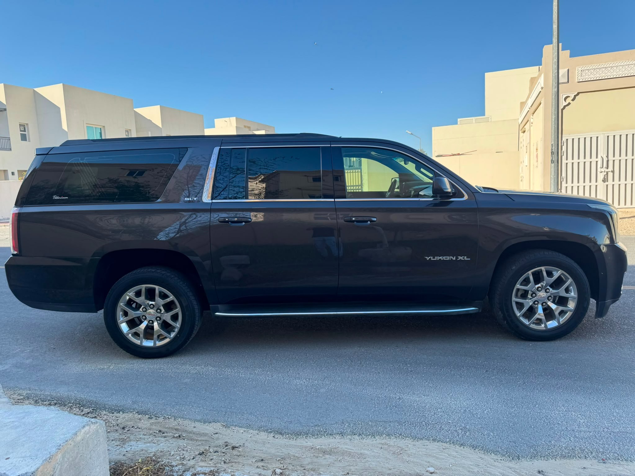 GMC Yukon XL 2017 - Image 4