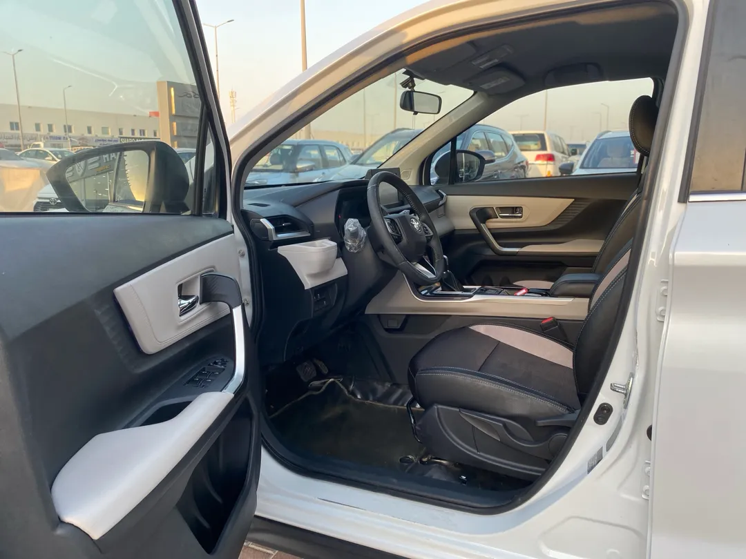 Toyota veloz 2024 — photo 11 for sale in Qatar