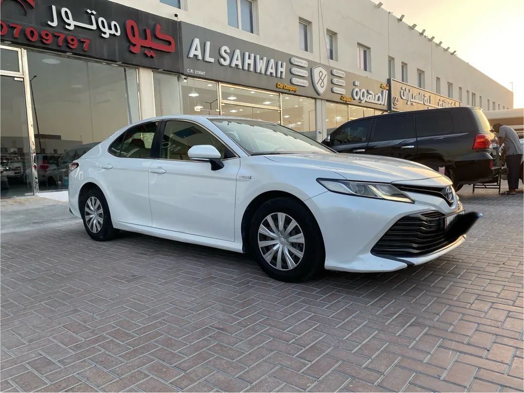 Toyota Camry HYBRID 2019 — photo 10 for sale in Qatar