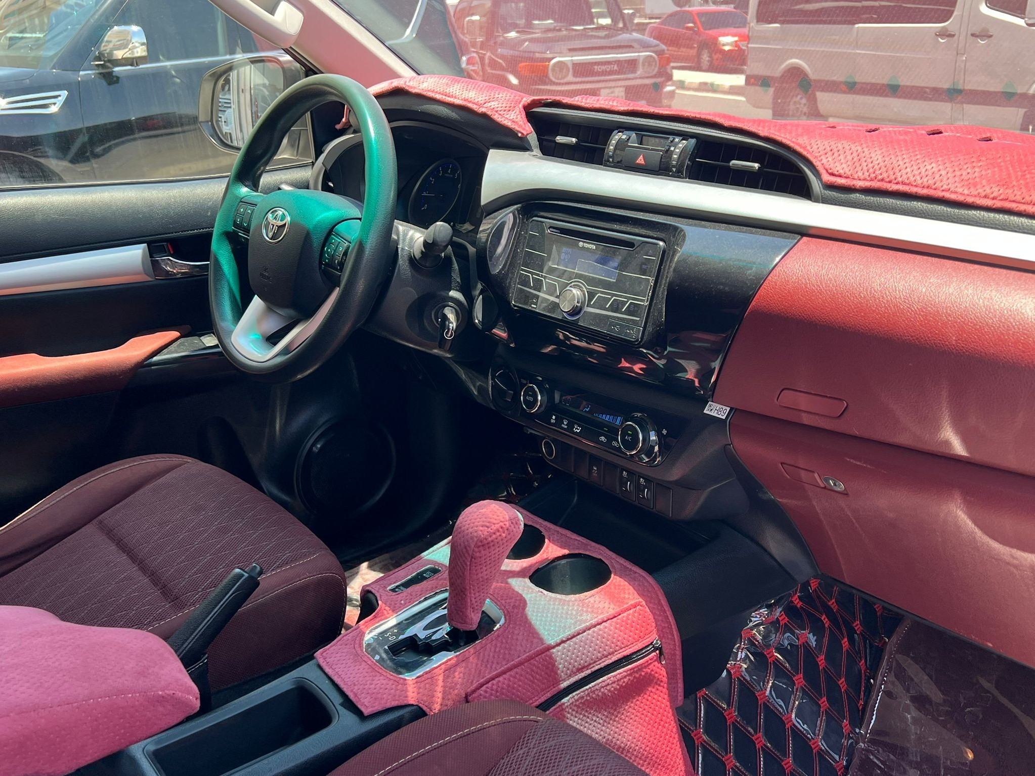 Toyota Hilux 2019 - Image 3